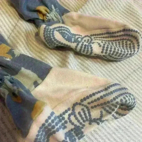 Burt’s Bee sleeper - Picture 5 of 6